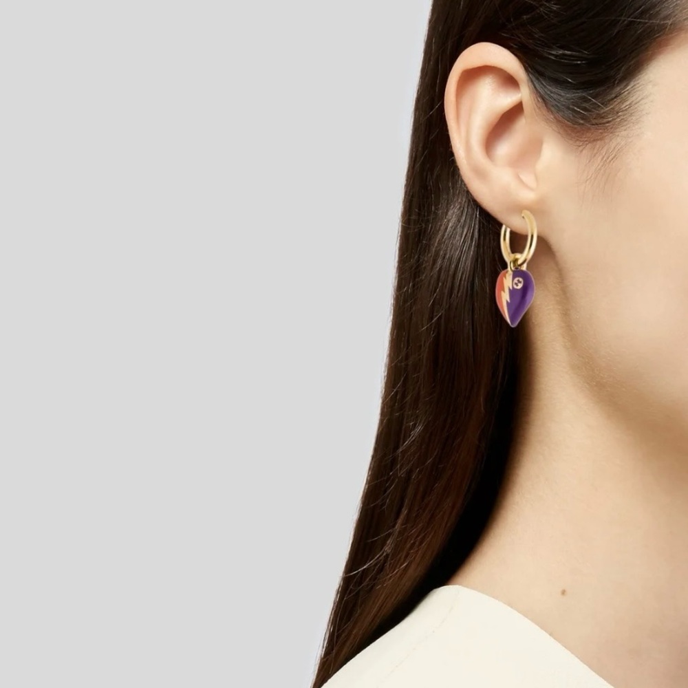 INTERLOCKING G HEART LIGHTNING CHARM EARRINGS